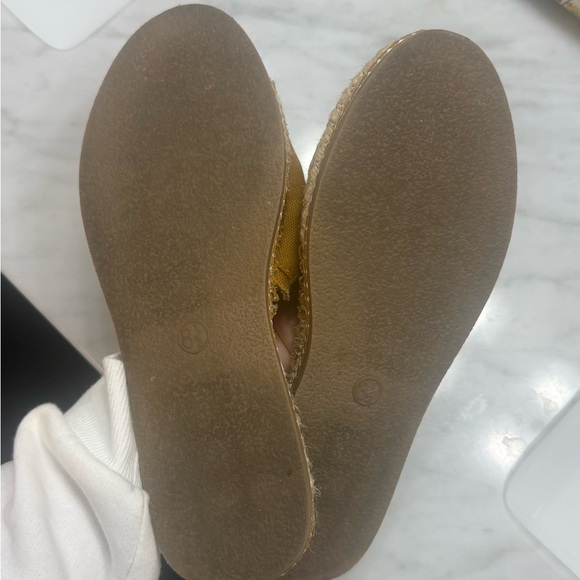 Universal Thread Brown Sandals - Picture 1 of 3